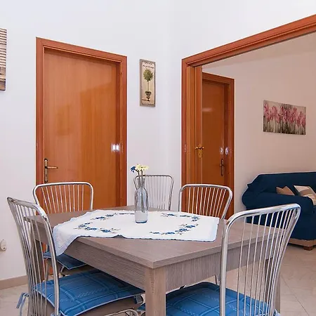 Un Affaccio Sul Borgo Apartment