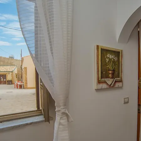 Un Affaccio Sul Borgo