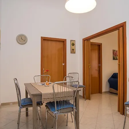 Apartment Un Affaccio Sul Borgo *