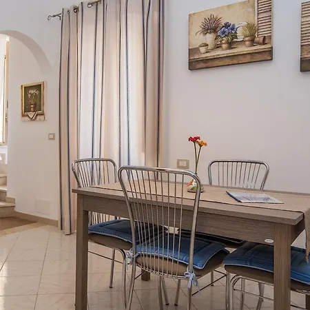 Apartment Un Affaccio Sul Borgo *